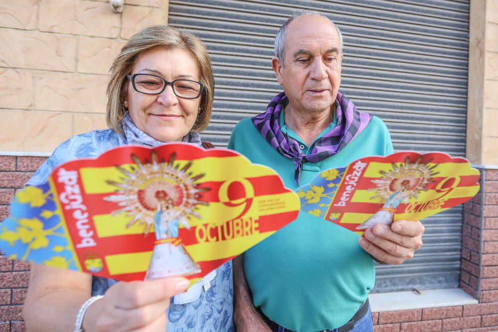 Benejúzar ha acogido el traslado de la patrona desde su santuario y un acto de homenaje a la Señera, en el día de la Comunidad Valenciana