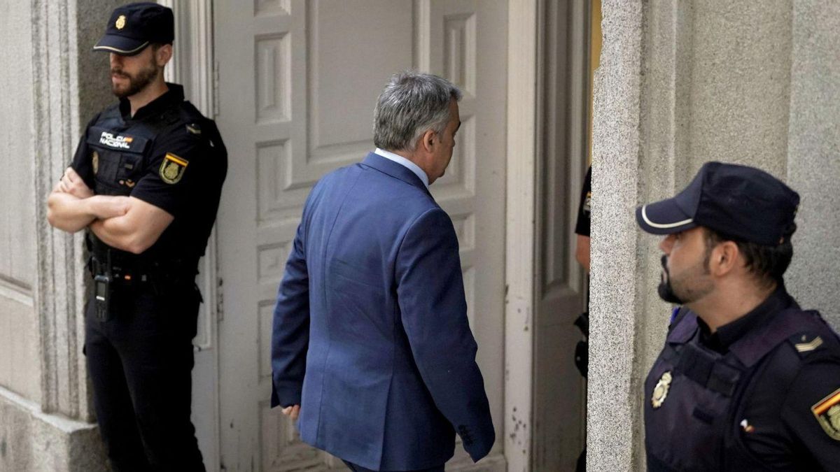 Santos Cerdán arriba al Tribunal Suprem. | JOSÉ LUIS ROCA