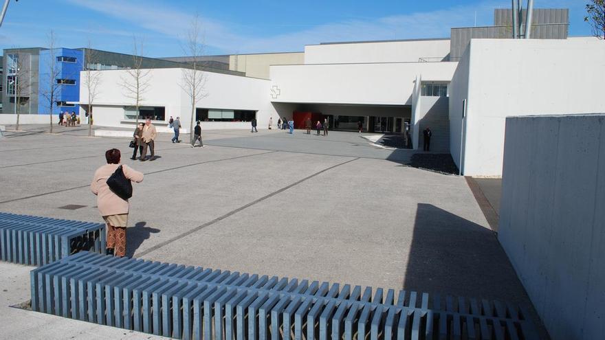 Un paciente dado de alta "hace semanas" no quiere irse del HULA