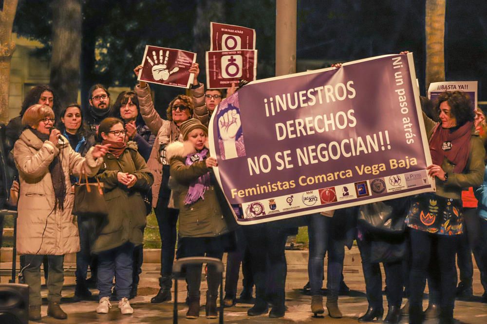 Unas doscientas personas en la Glorieta Gabriel Miró de Orihuela