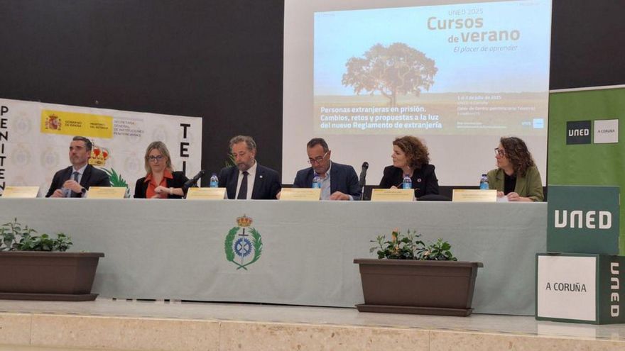 Jornada inaugural del curso de la UNED, en Teixeiro. | La Opinión