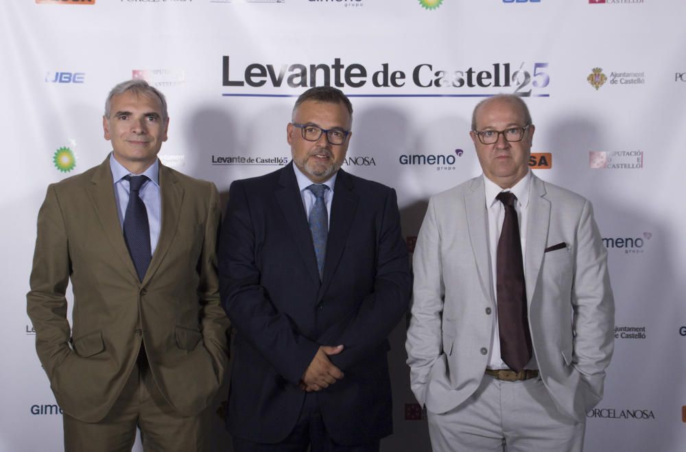 Gustavo Llach, director de Comunicación de Cajamar en Castelló; David Pérez, gerente de Banca de Empresa; y el comercial de Levante de Castelló, Julio Domingo