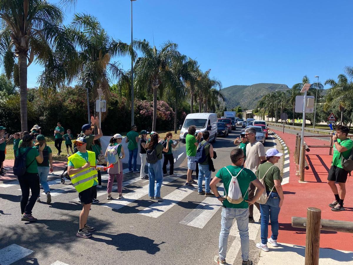 Tavernes de la Valldigna sigue en pie: el profesorado intensifica las protestas tras el fracaso de las negociaciones con Educación