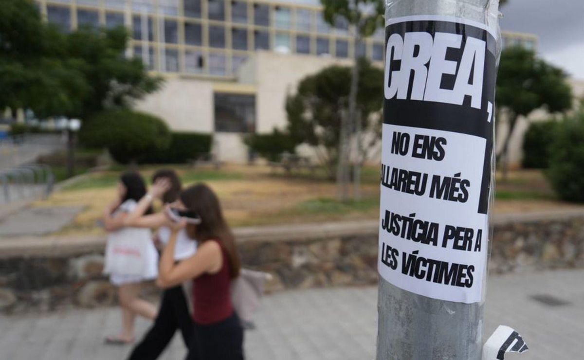 La Generalitat suspèn el premi a la directora del CREA
