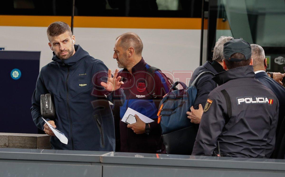 Los jugadores del FC Barcelona llegan a Madrid para la disputa de El Clásico de LaLiga contra el Real Madrid en el Santiago Bernabéu Los jugadores del FC Barcelona llegan a Madrid para la disputa de El Clásico de LaLiga contra el Real Madrid en el Santiago Bernabéu