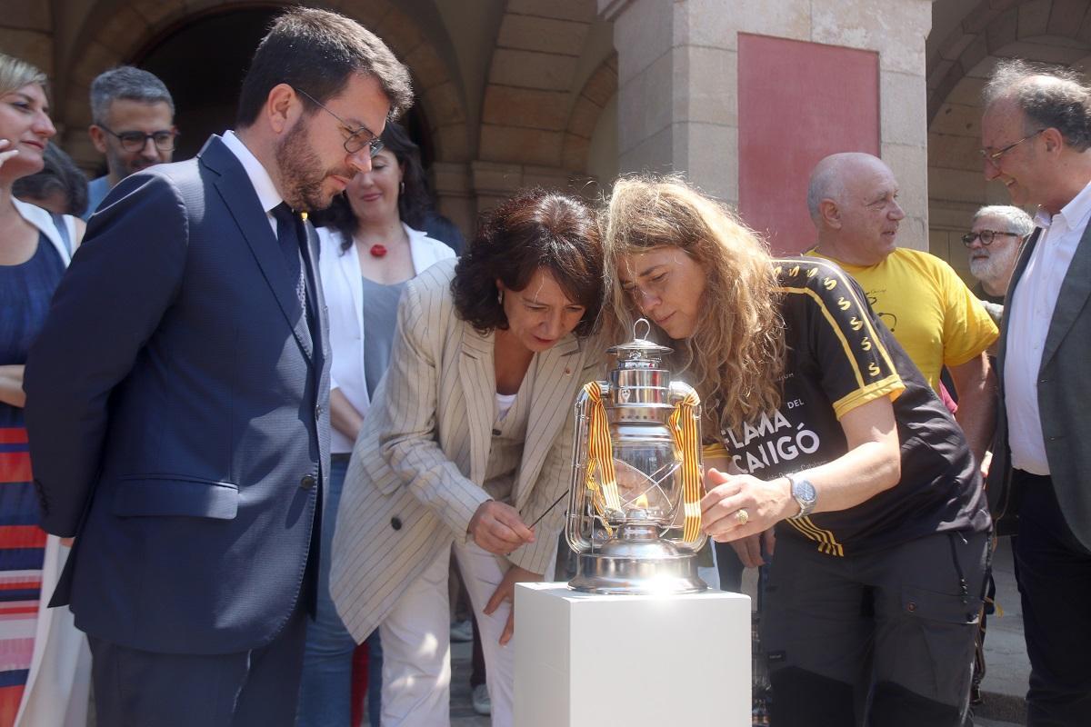 Govern i Parlament criden a defensar el català davant l’«amenaça» dels pactes PP-Vox