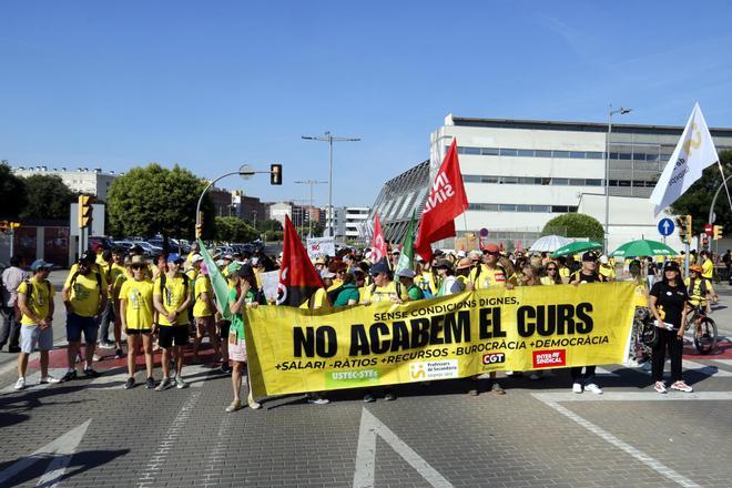 Katalonya'da öğretmenlerin grevi, canlı Trafik kesintileri, gösteriler ve Educació ile toplantıya ilişkin son haberler