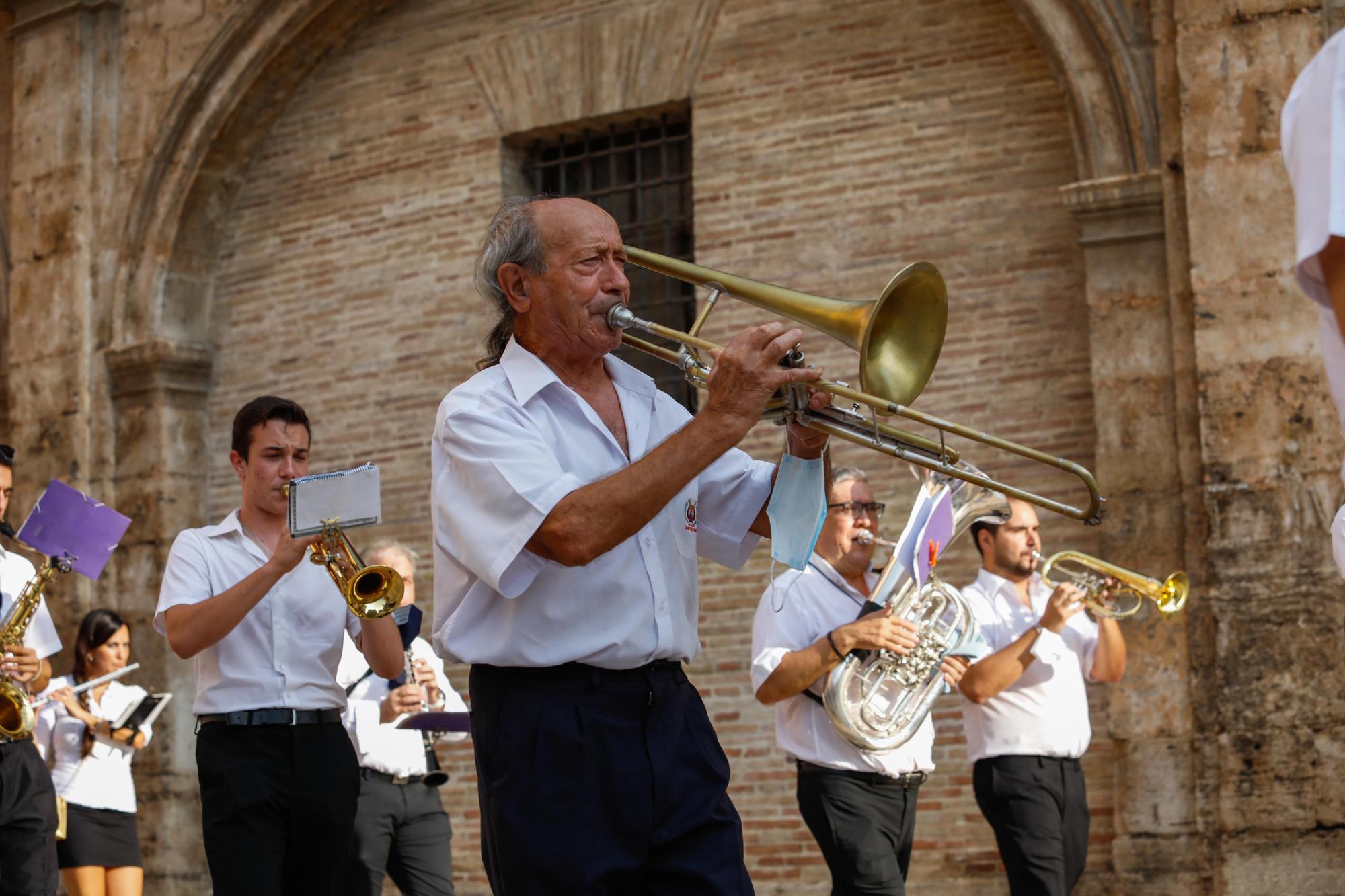 Búscate en el primer día de la ofrenda por las calles del Mar y Avellanas entre las 18:00 y las 19:00 horas