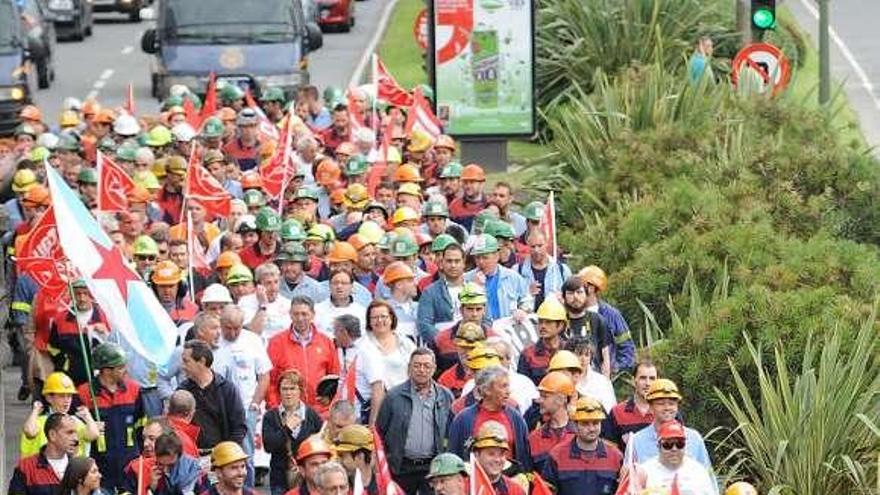 Trabajadores de Alcoa en A Coruña durante una movilización. / 13fotos