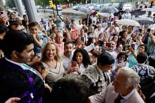Expectación por Morante en Gijón desde el hotel a la plaza (en imágenes)