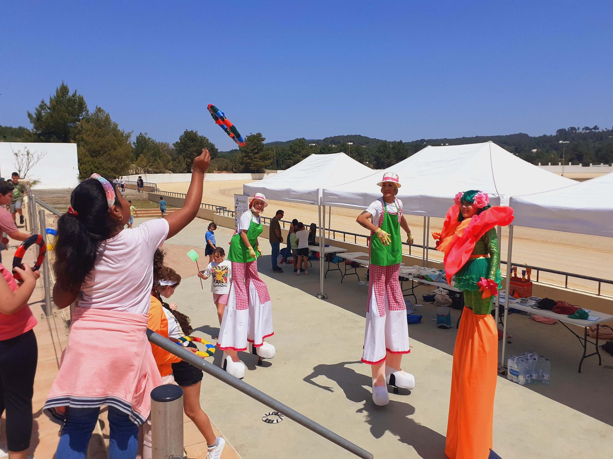 Pequeños maestros del reciclaje en Ibiza