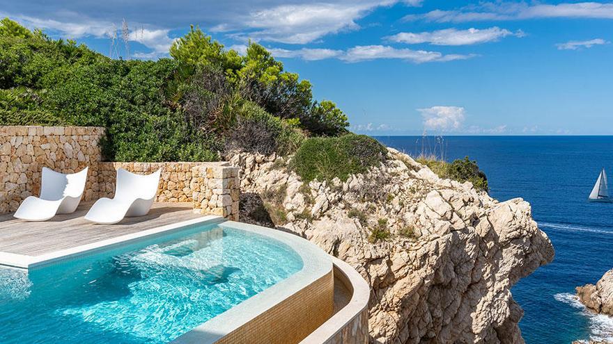 Schön gelegen: eine Immobilie mit Pool und Meerblick in Cala Ratjada.