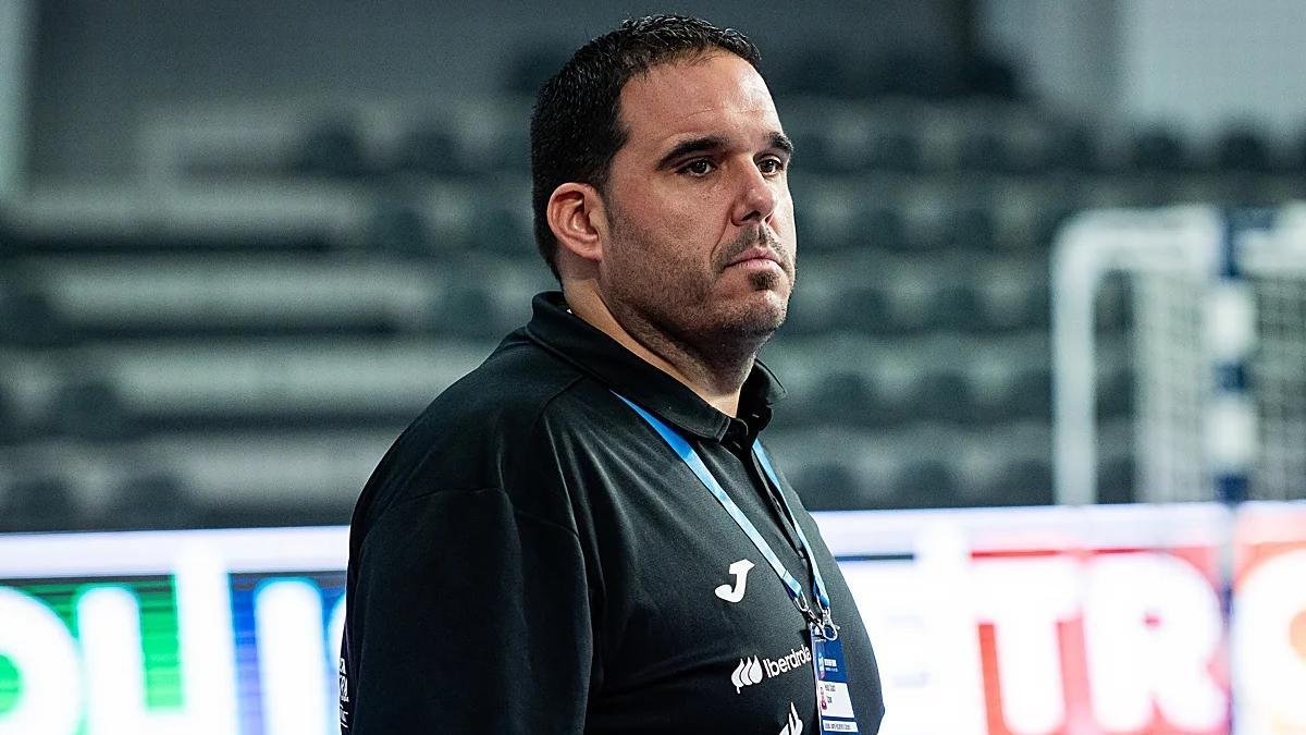 Joaquín Rocamora, satisfecho con el trabajod e sus jugadoras