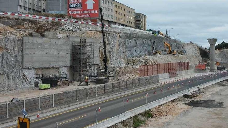 Pilares que sostendrán el futuro viaducto del Quinto Pino.