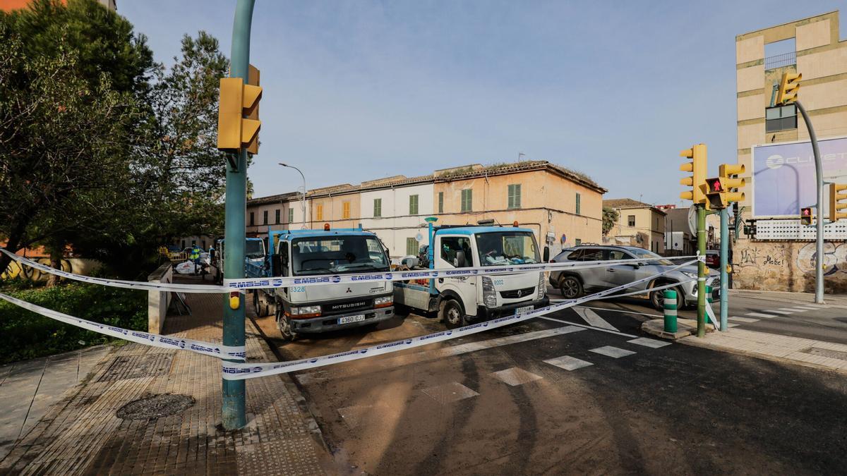 Cortan el tráfico desde la rotonda de Can Blau a la calle Manacor por la avería de una tubería