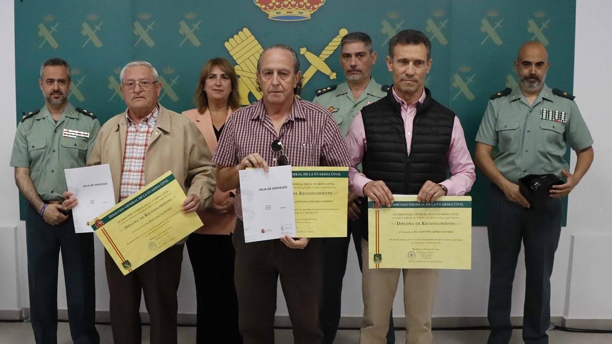 La Comandancia de la Guardia Civil de Córdoba ha rendido homenaje a sus guardias civiles veteranos.