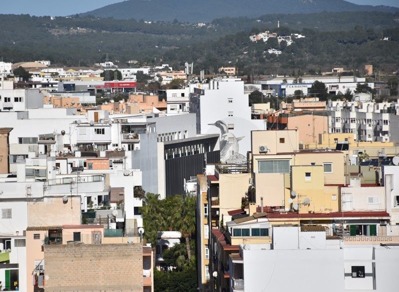 Vista parcial de la ciudad de Ibiza.