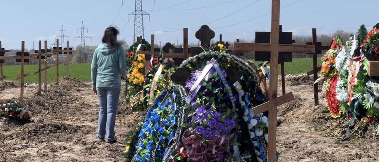 Cadáveres sin identidad se apilan en las morgues de Dnipro.