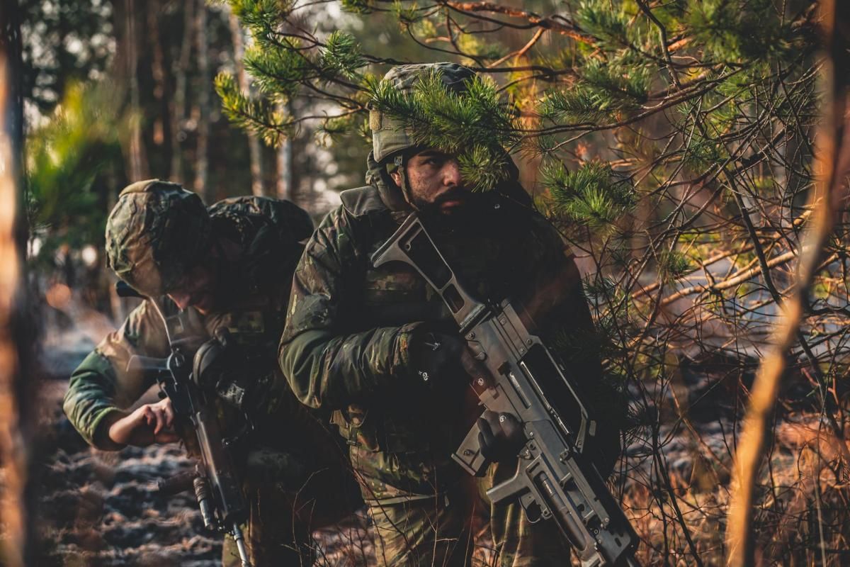 Maniobras de combate de la Brigada de Cerro Muriano en Letonia