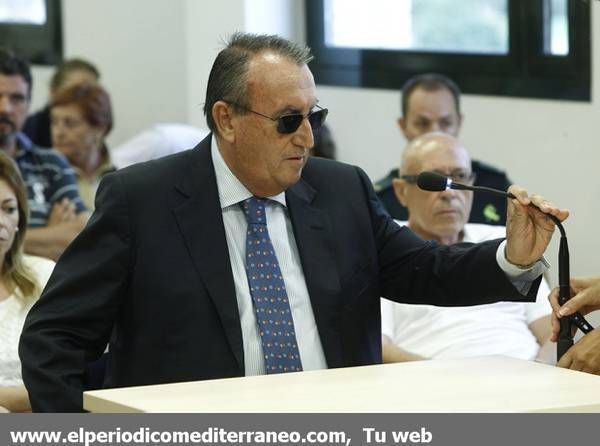 GALERÍA DE FOTOS - Segunda sesión del Juicio a Carlos Fabra (03-10-2013)