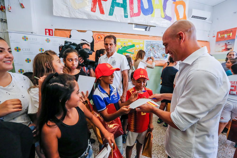 Visita de la selección a un colegio de Elche