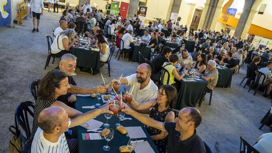 Les millors imatges del sopar de la Festa del Tomàquet 2026