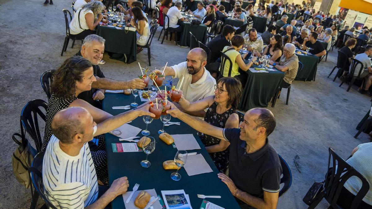 Les millors imatges del sopar de la Festa del Tomàquet 2026