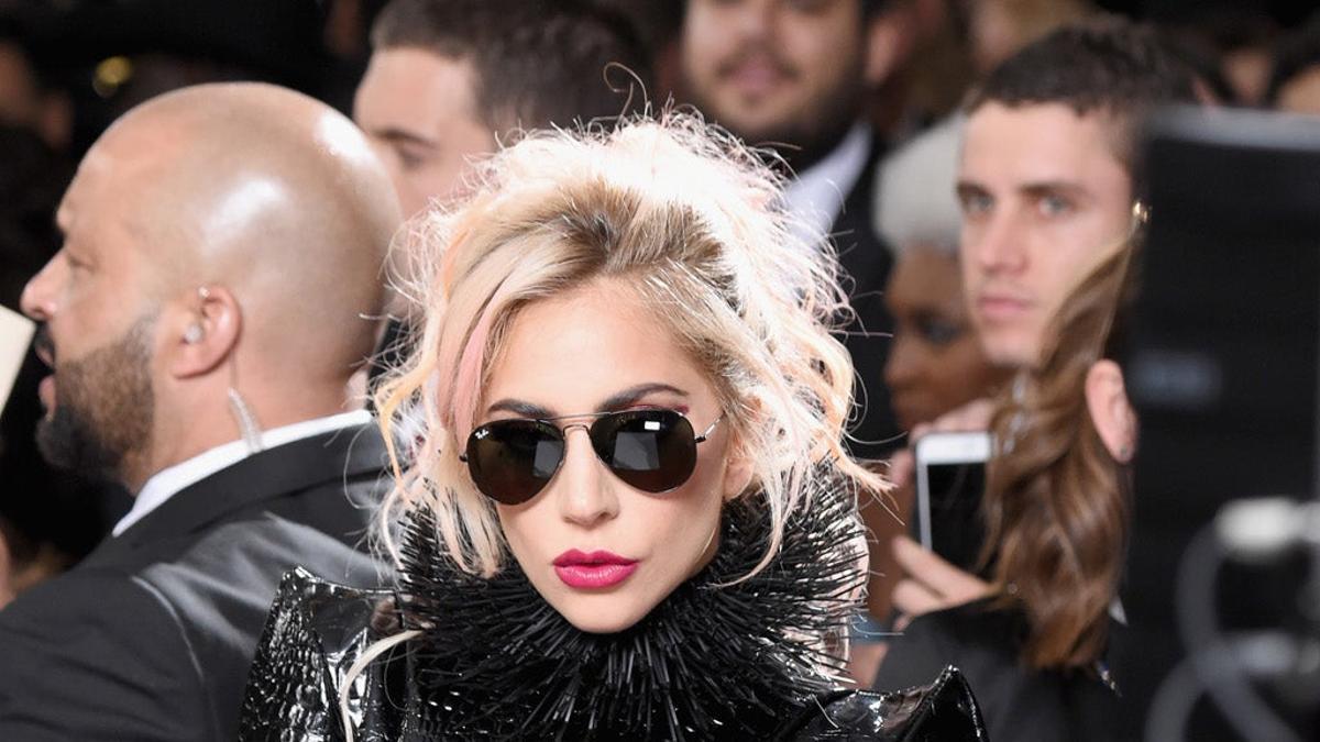 Lady Gaga saca su lado más rockero en los GRAMMY 2017