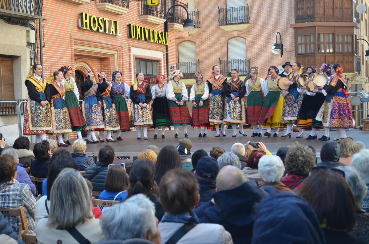 El domingo de La Veguilla de Benavente, en imágenes