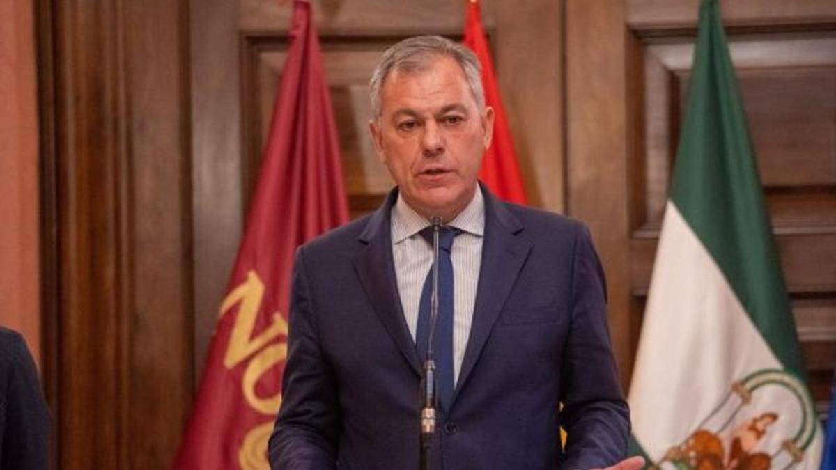 El alcalde de Sevilla, José Luis Sanz, ha presentado en el pleno el Presupuesto para 2024 y ha sido rechazado por la oposición