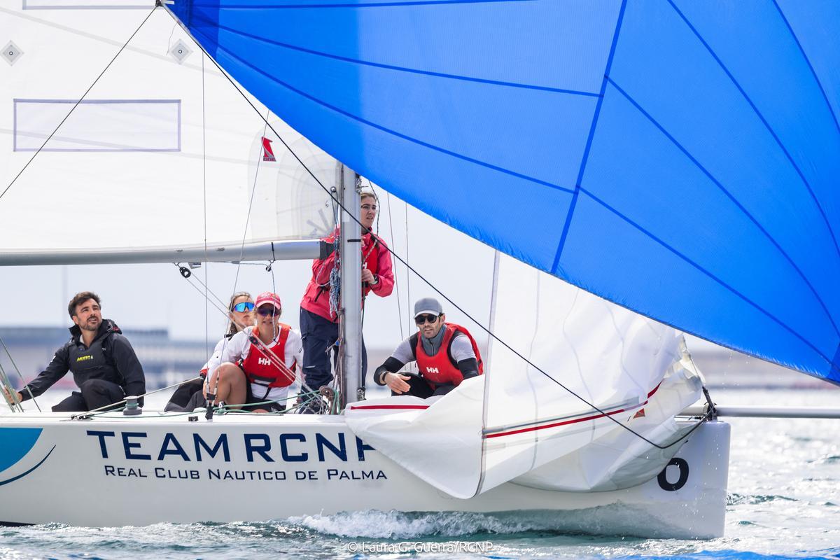 La competición se disputó el barcos de la clase BluSail 24.