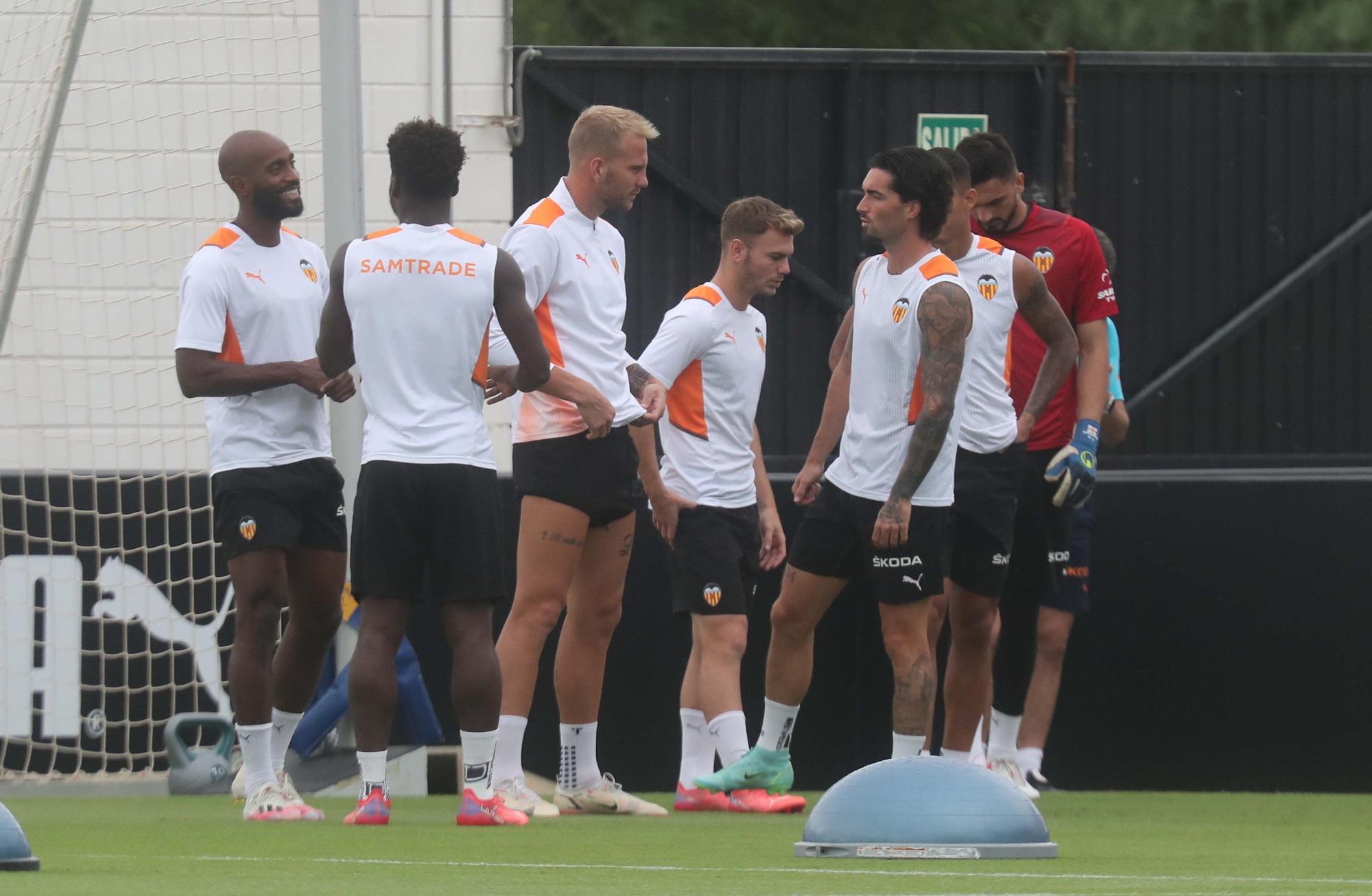 Entrenamiento del Valencia antes del encuentro frente al Athletic de Bilbao