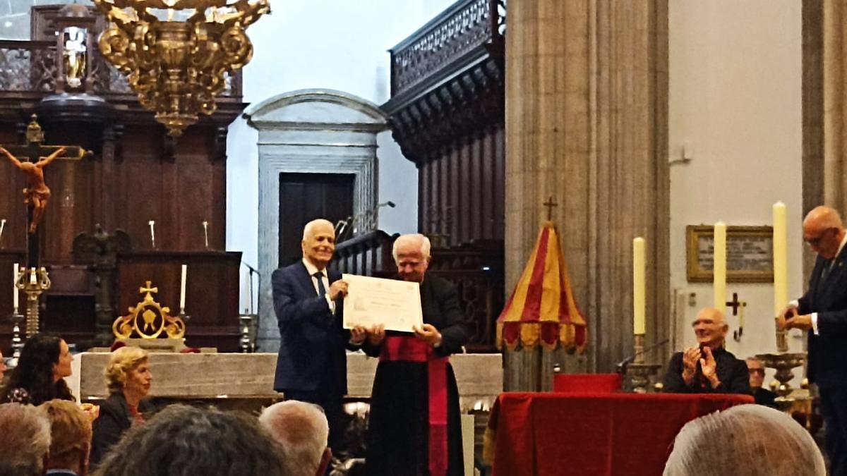 Miguel Rodríguez Díaz de Quintana y José Lavandera, deán de la Catedral.