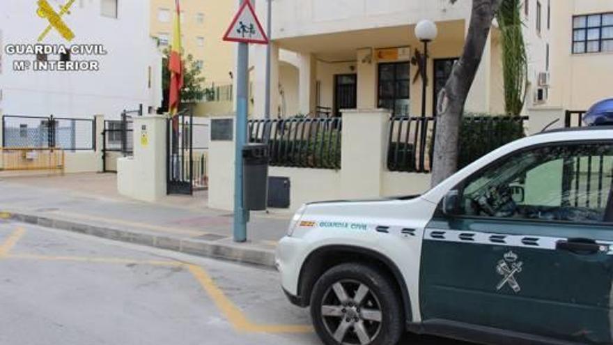 Cuartel de la Guardia Civil de Calp, cuyos efectivos detuvieron a la joven.