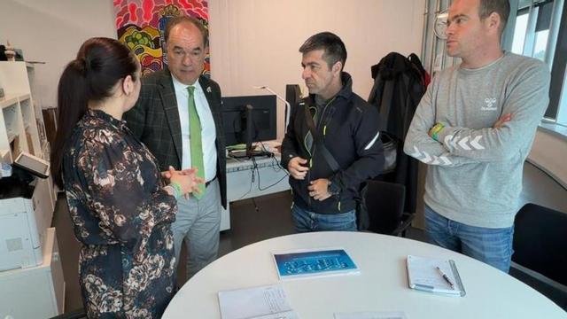 Lorenzo y Crespo se reunieron con personal de Rede Aberta. |