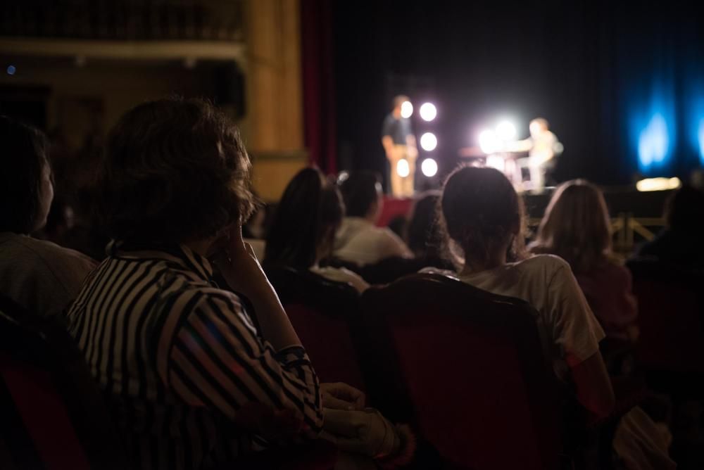 Representación de la obra de teatro 'Dados'