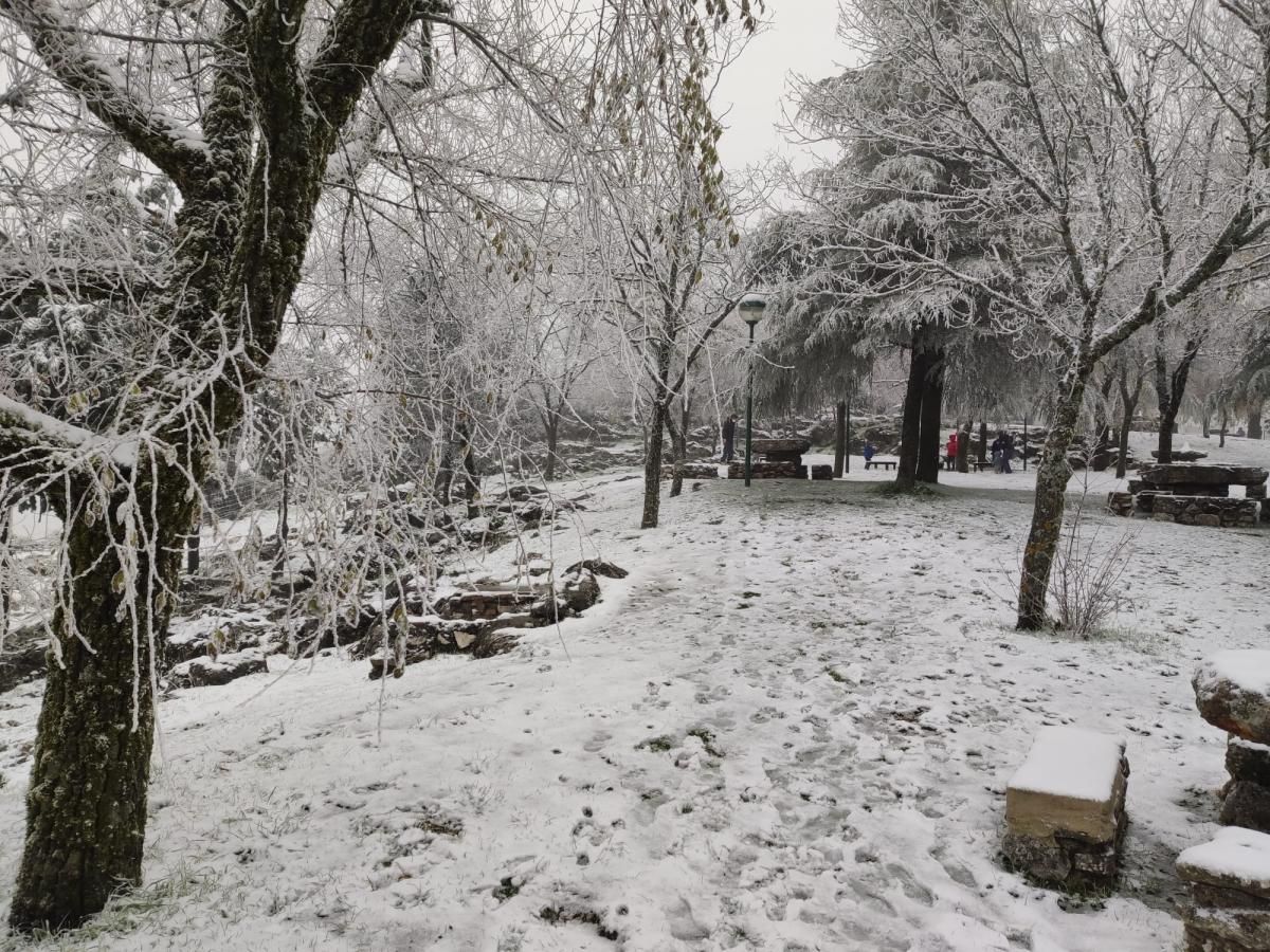 Primeras nieves en la provincia | Un manto blanco cubre la Sierra de Cabra