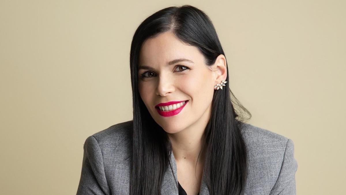 Paula Deiros, escritora: «La maternidad tiene sus luces y sus sombras»