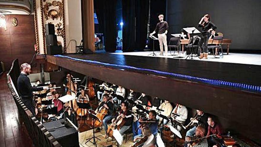 Ensayo de la función, ayer en el teatro Colón.