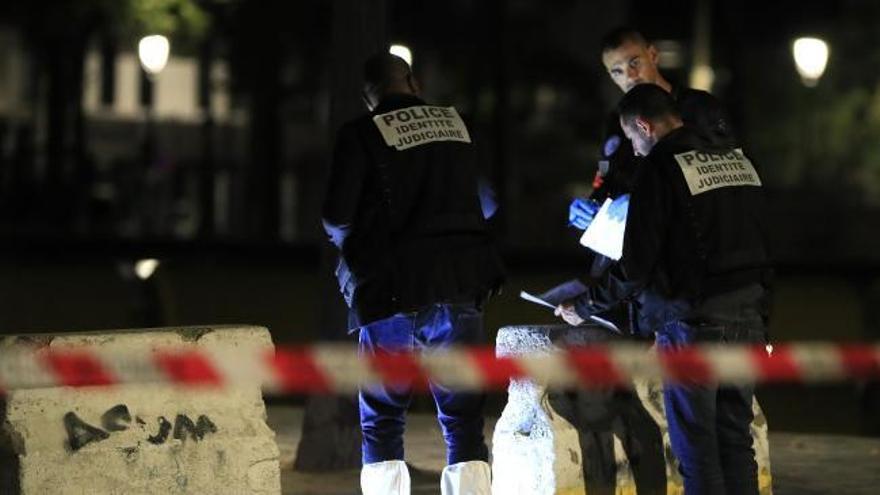 Detenido un hombre en París por atacar a siete personas con un cuchillo y una barra de hierro