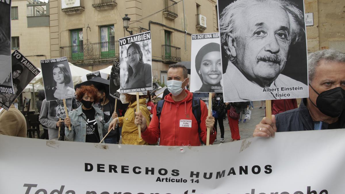 Inicio de la concentración, ayer en Cáceres.