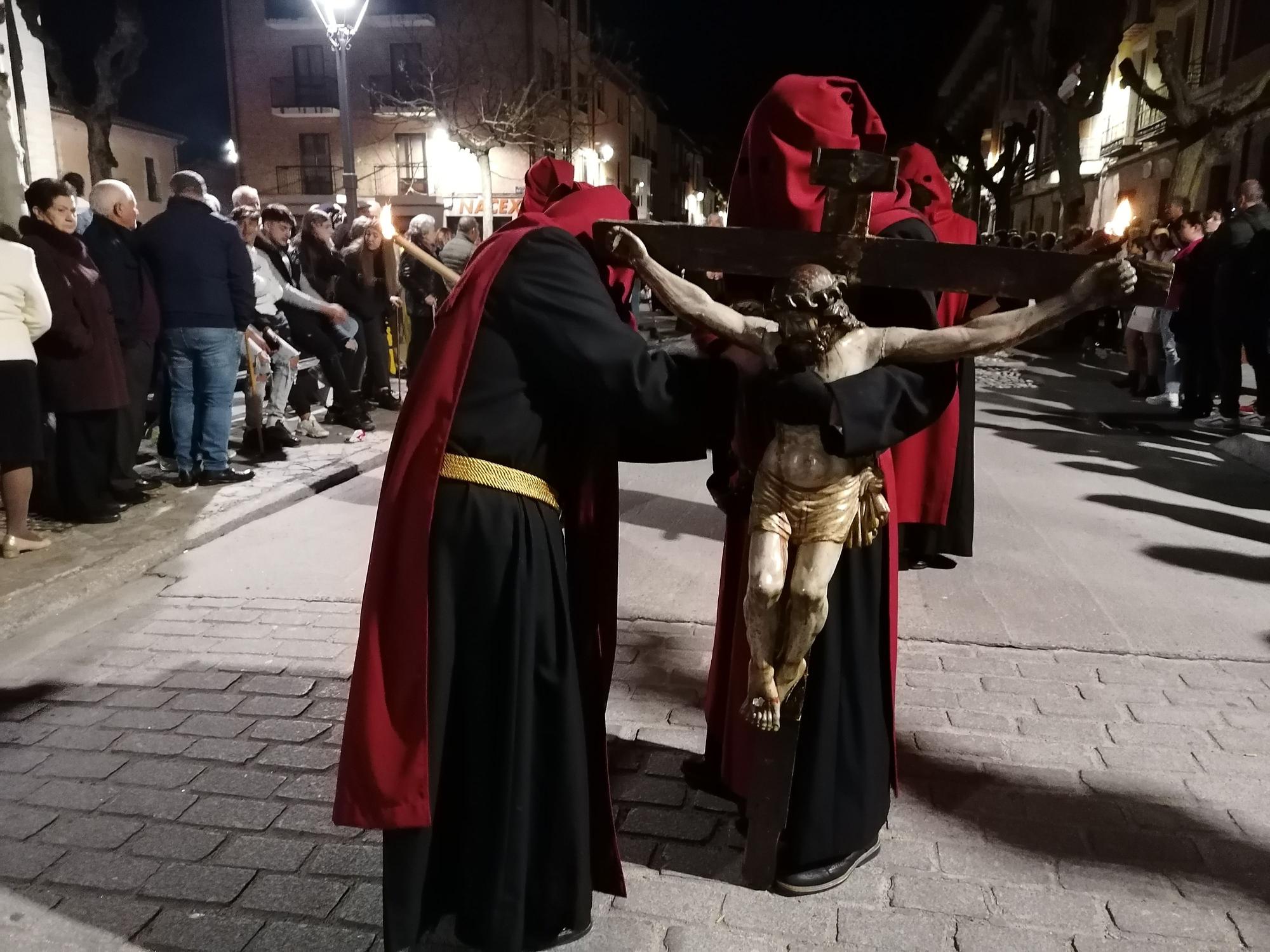 El Cristo de la Misericordia procesiona en Toro