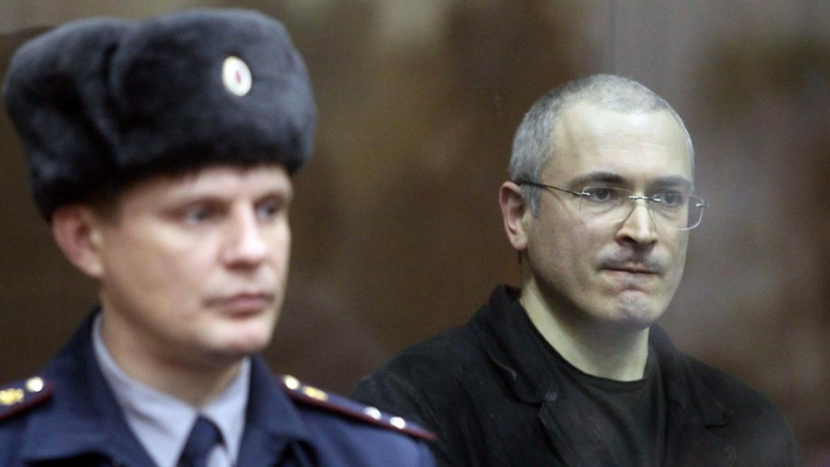 Mijail Jodokovski sigue la lectura de su segunda causa en diciembre de 2010.