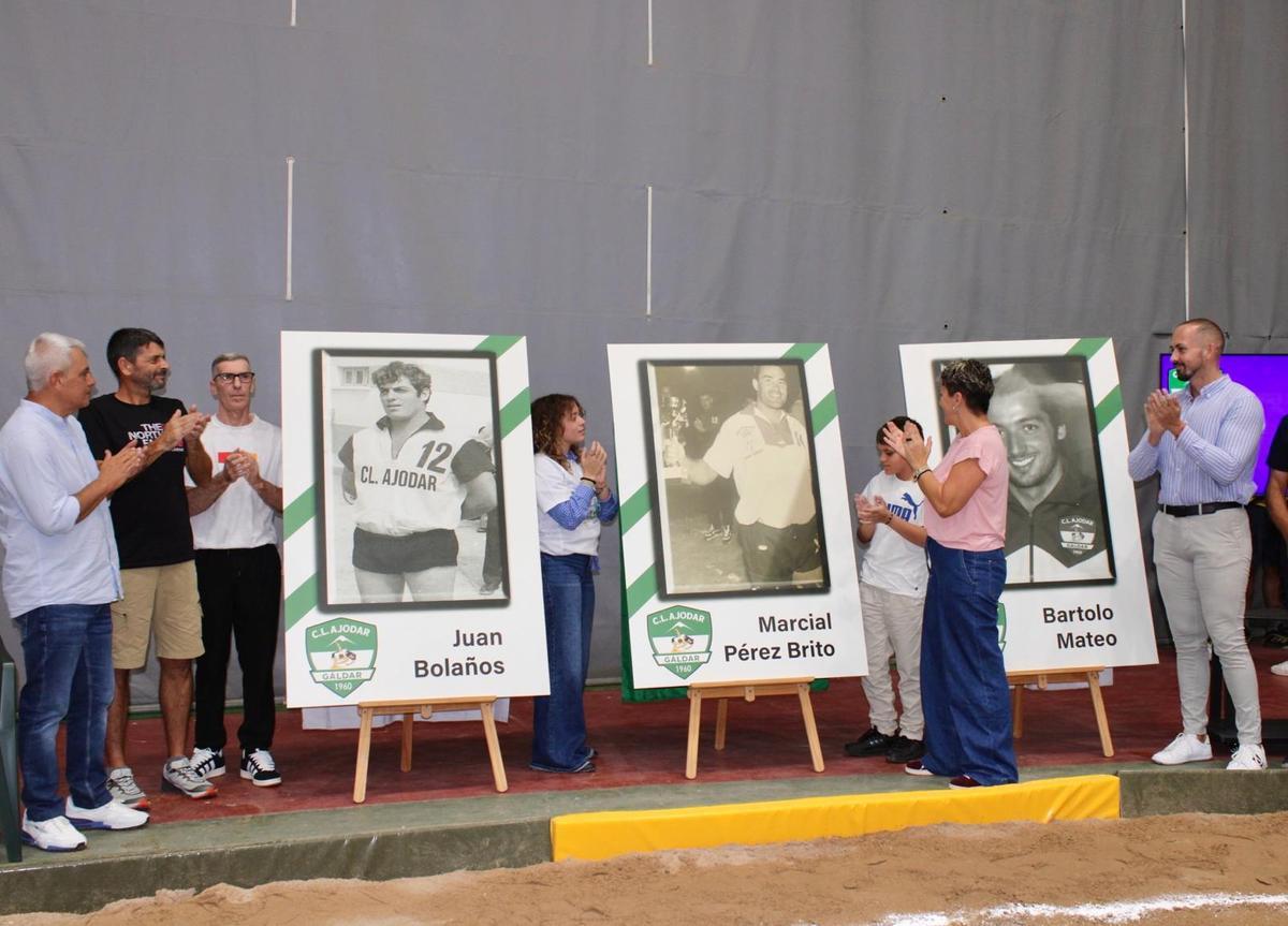 Juan Bolaños, Marcial Pérez Brito y Bartolo Mateo, tres históricos del club, que fueron homenajeados.