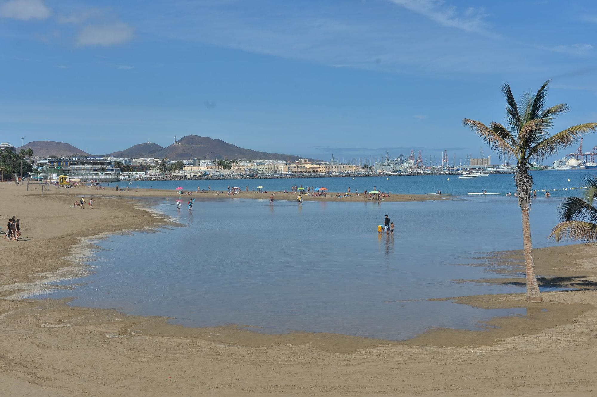 Charca en la Playa de las Alcaravaneras