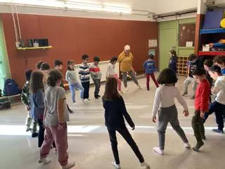 De les places a les aules: la Cerdanya porta les seves danses tradicionals a l'escola