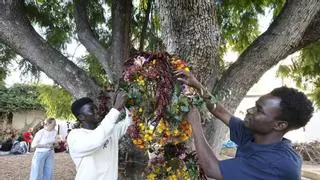 La Guerrilla Floral pone el broche de oro a una nueva edición del festival: "Así podemos tener un trocito de Flora a casa"