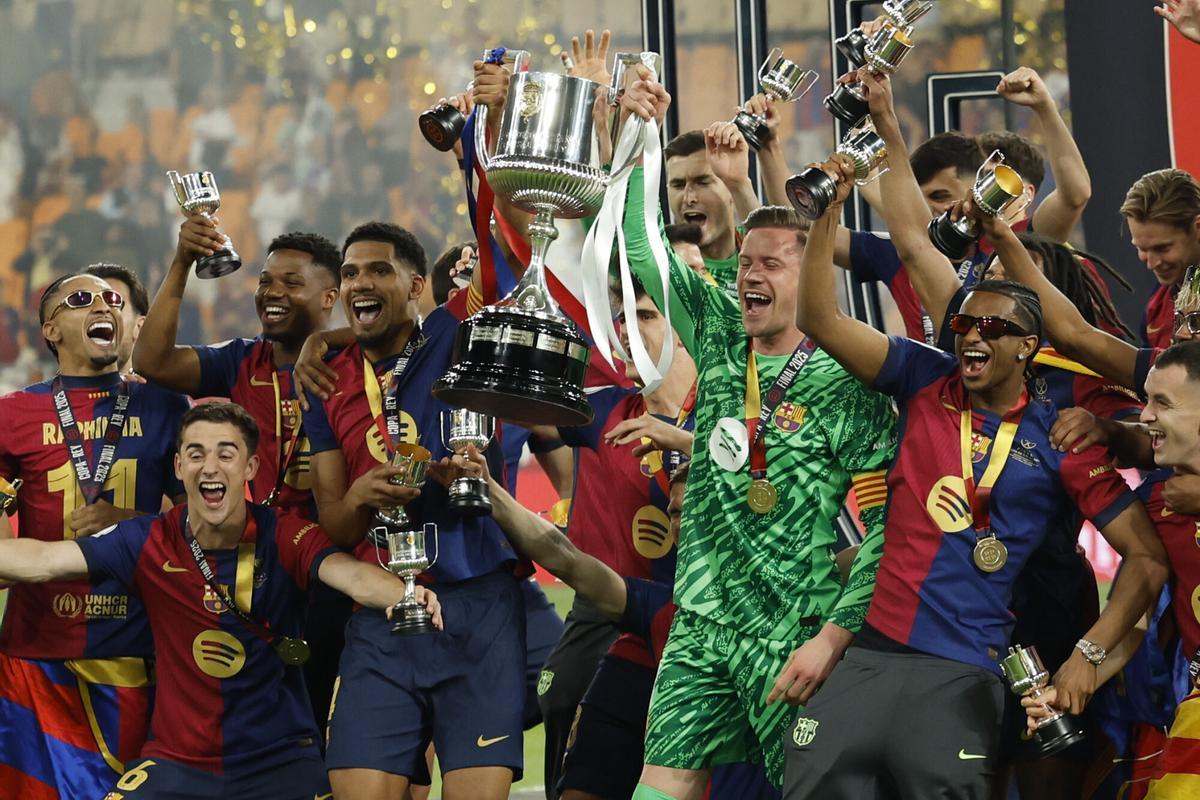 Los jugadores del FC Barcelona celebran su victoria en la pasada final de la Copa del Rey.