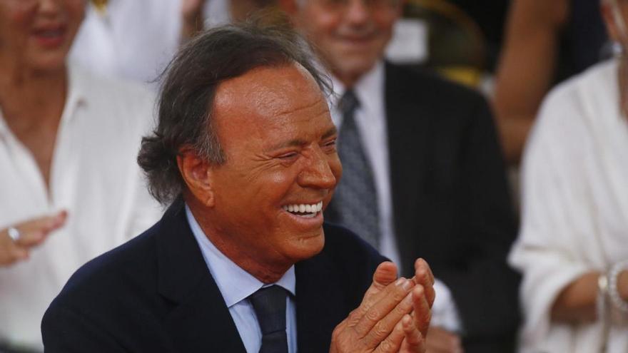 Die ehemaligen Angestellten von Julio Iglesias verklagen ihn vor dem Nationalen Gerichtshof wegen sexueller Gewalt