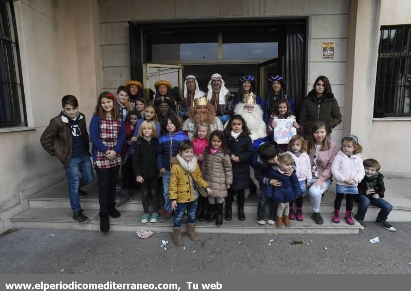 Los Reyes Magos repartieron regalos e ilusiones en Castellón